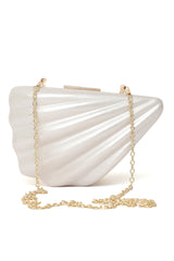 SHELL CHIC CLUTCH-WHITE