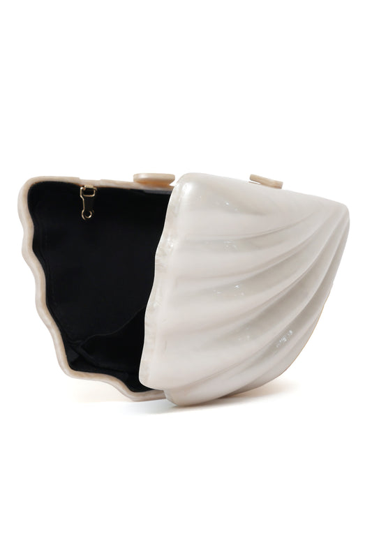 SHELL CHIC CLUTCH-WHITE