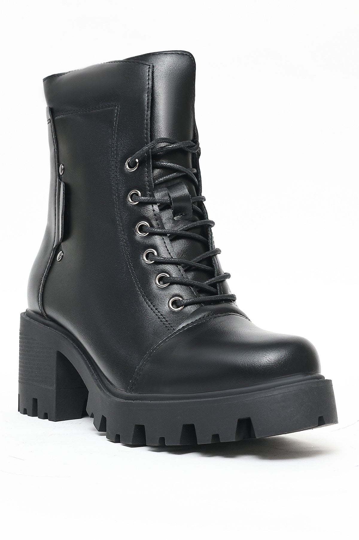 CHUNKY HEEL LACE-UP BOOTS-BLACK