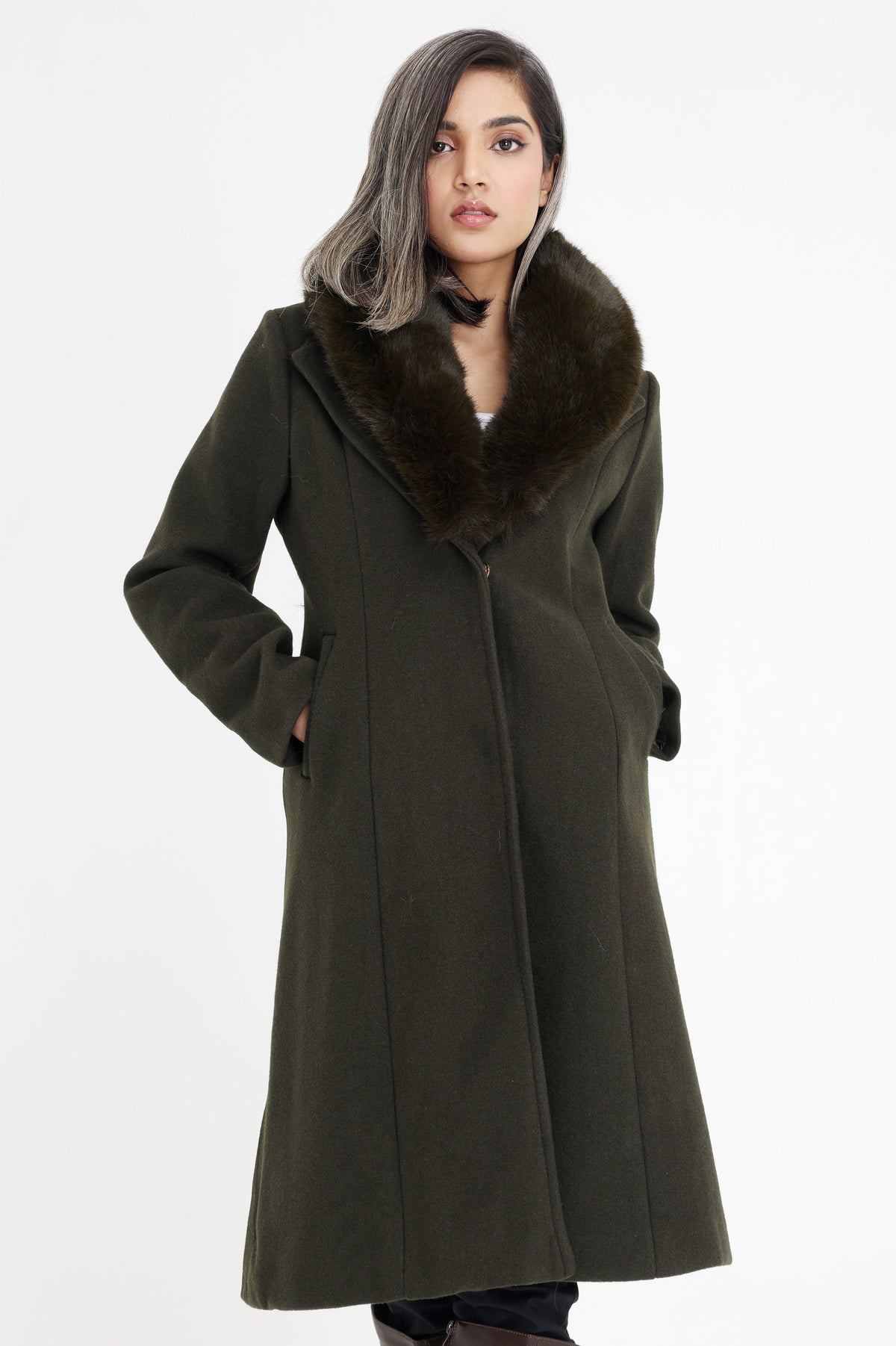 FUR-EMBELLISHED KNEE-LENGTH COAT
-GREEN