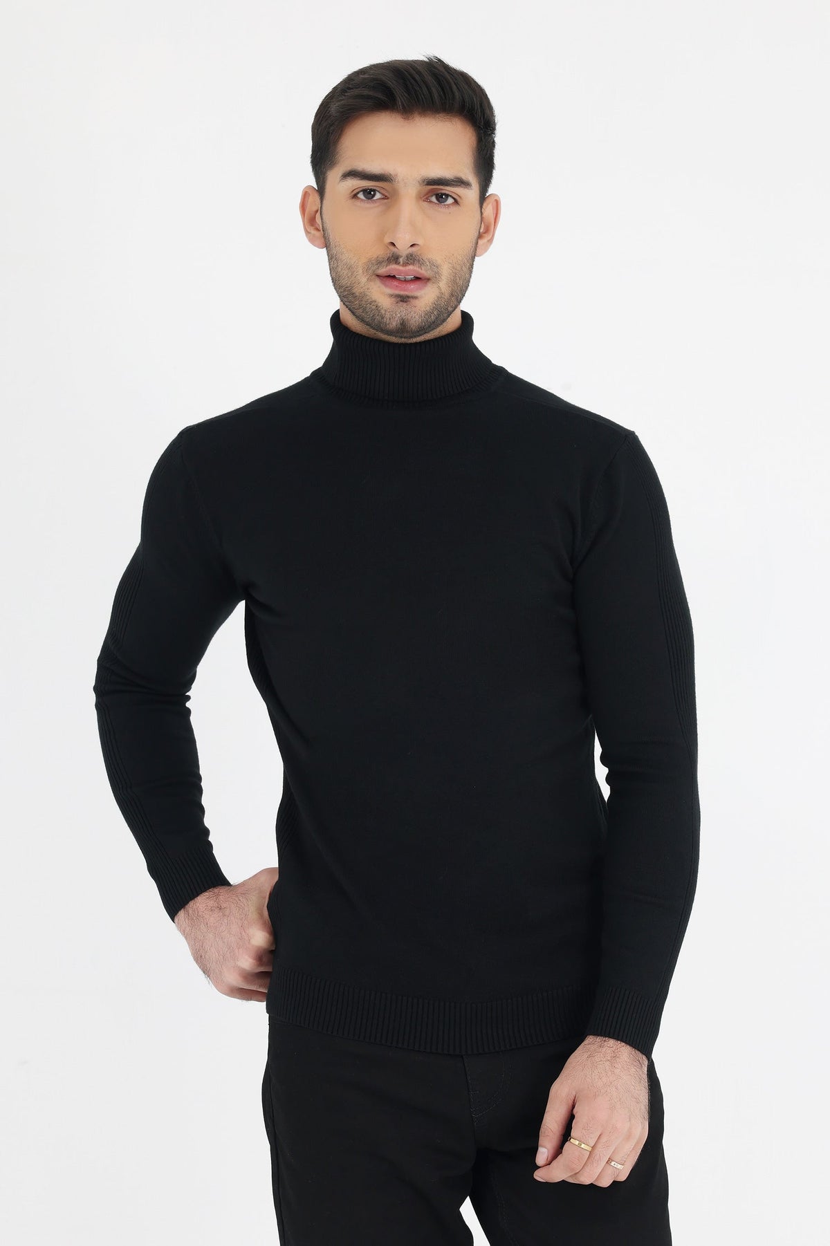 HIGH NECK SWEATER-BLACK