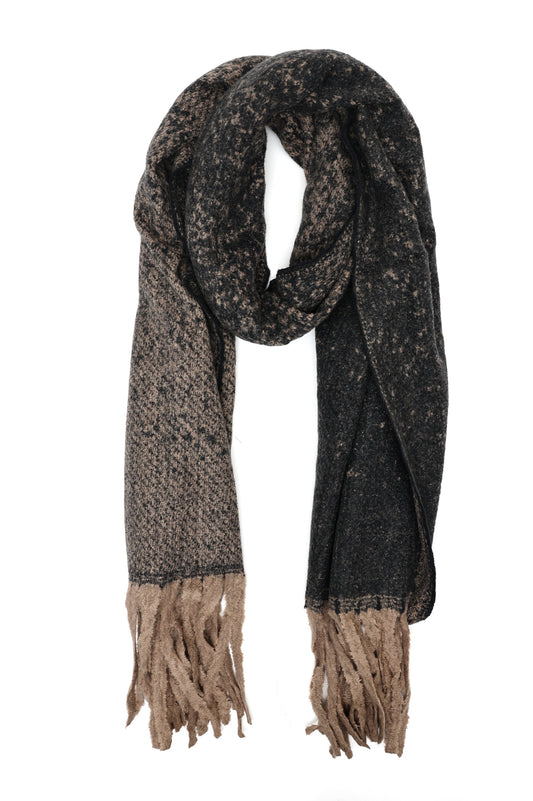 TEXTURED FRINGE SCARF