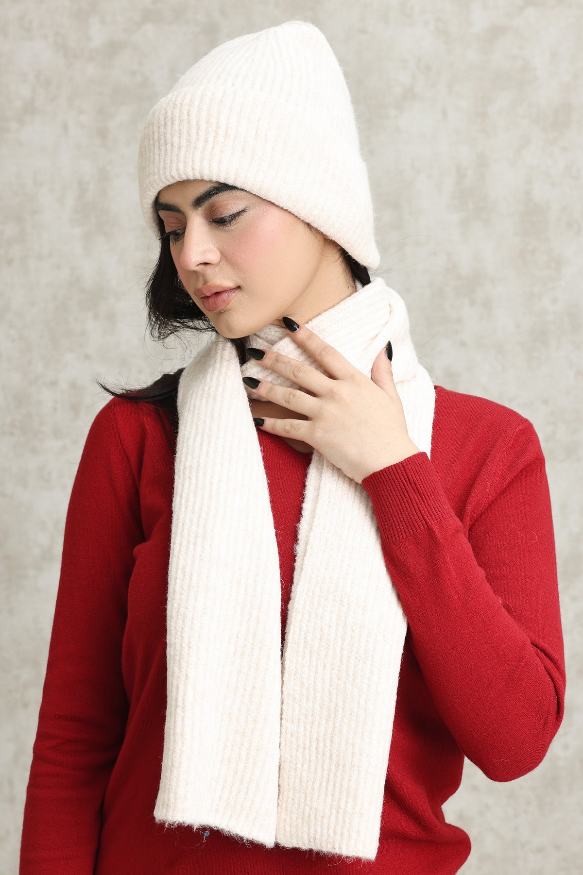 WARM WOOLEN BEANIE AND SCARF DUO